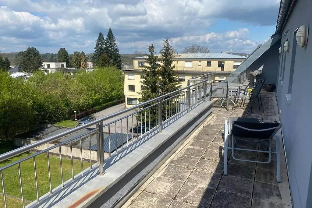 1 Bedroom Penthouse In Bridel Apartamento